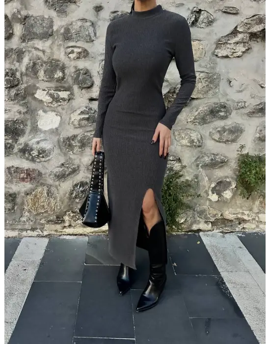 Yırtmaçlı kalın bürümcük uzun elbise siyah