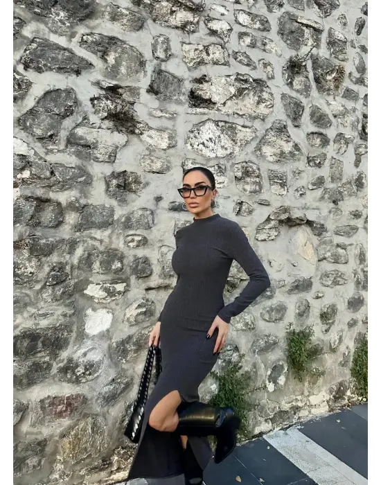 Yırtmaçlı kalın bürümcük uzun elbise siyah