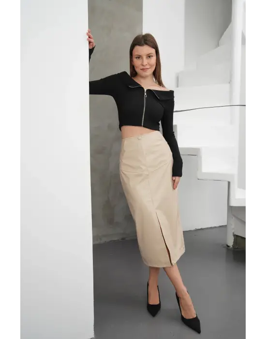 Yırtmaçlı uzun deri etek bej