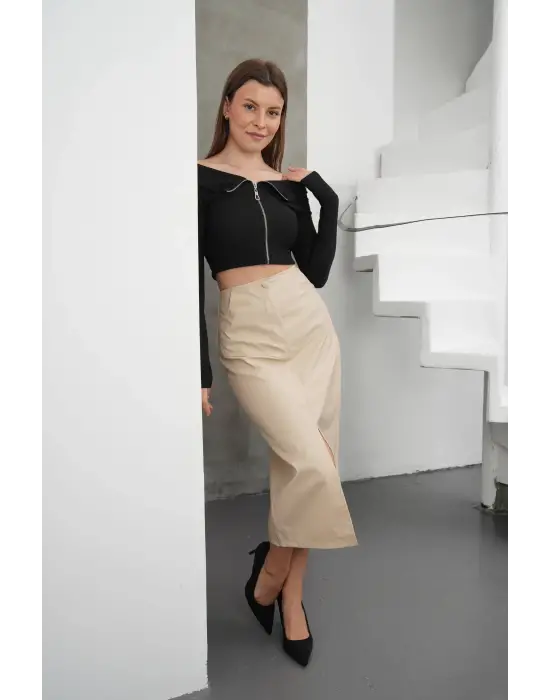 Yırtmaçlı uzun deri etek bej