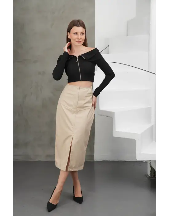 Yırtmaçlı uzun deri etek bej