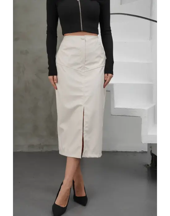 Yırtmaçlı uzun deri etek krem