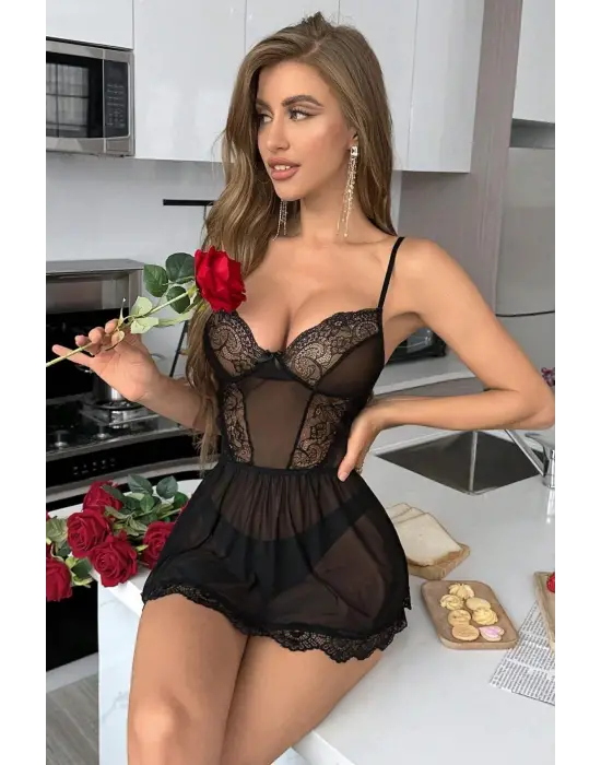 Omarı Şıklığıyla Büyüleyen Siyah Dantelli Gecelik