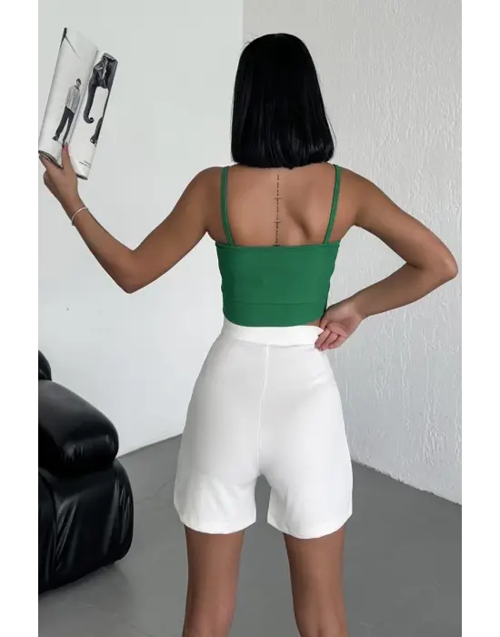 Omarı Esnek ve Tarz Beyaz Yüksek Bel Krep Şort