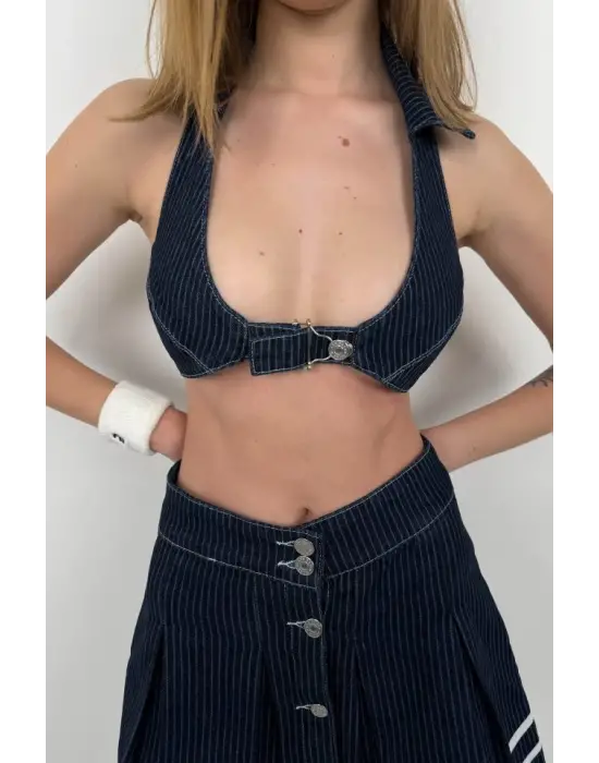 Omarı Şık ve Çekici Crop Ceket