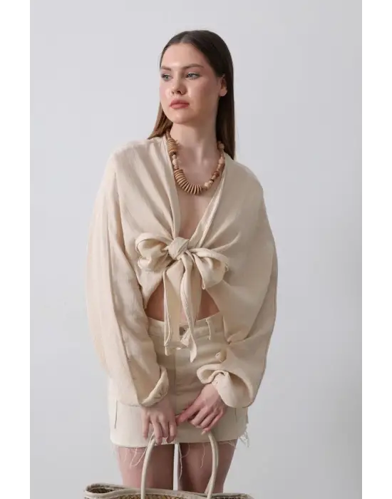 Omarı Yumuşak Dokulu Bej Bluz