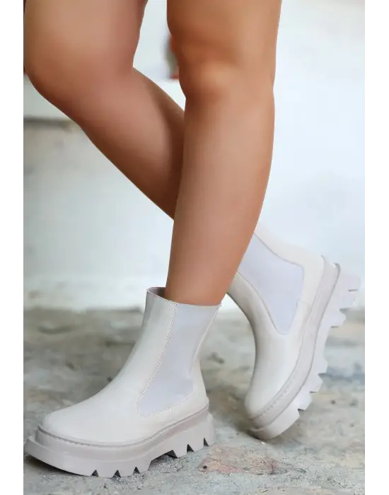 Omarı Cilt Bot - Hafif ve Şık Bej Renk Detaylarıyla