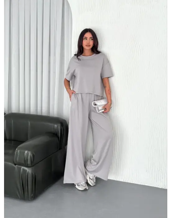 Omarı Yumuşak Dokulu Bisiklet Yaka T-shirt ve Bol Paça Pantolon Takımı