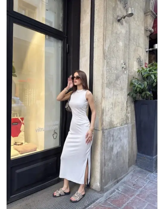 Omarı Beyaz Yumuşak Kumaş Bisiklet Yaka Uzun Elbise