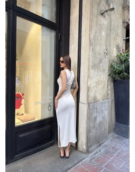 Omarı Beyaz Yumuşak Kumaş Bisiklet Yaka Uzun Elbise