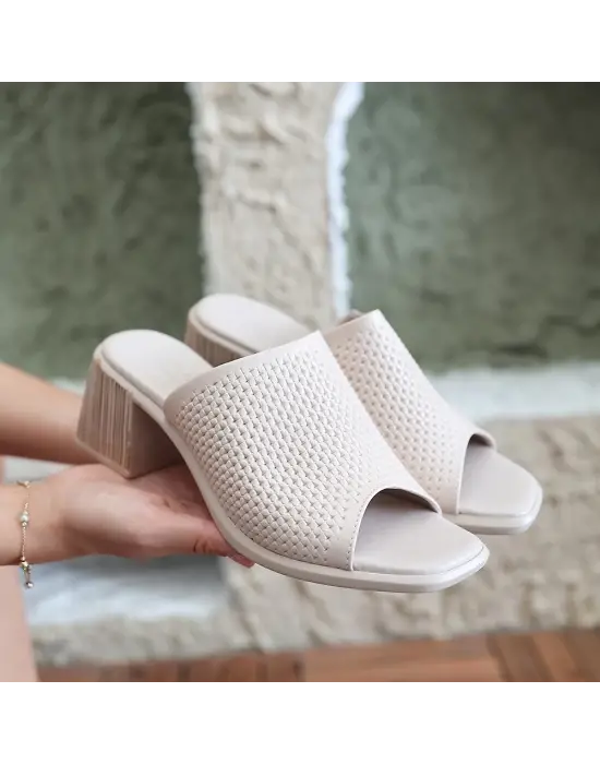 Zanna Bej Cilt Topuklu Terlik