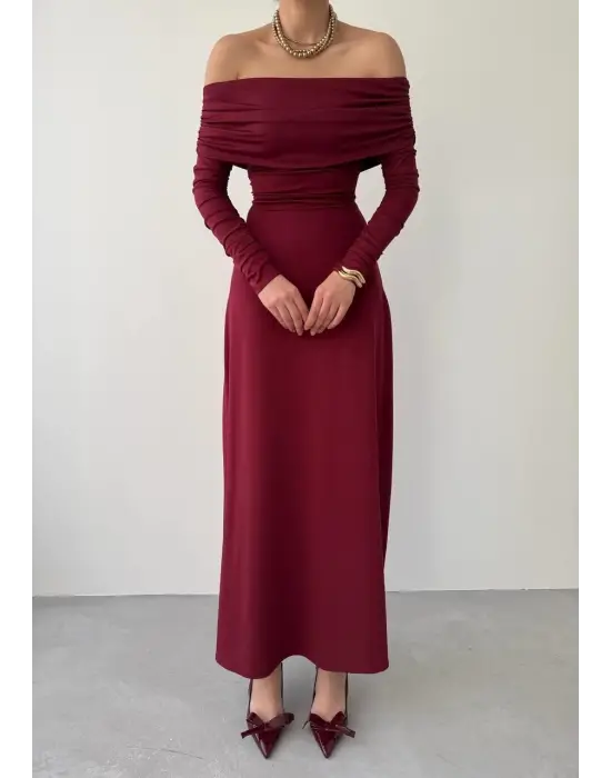 Omarı Şık Siyah Straplez Elbise Modeli