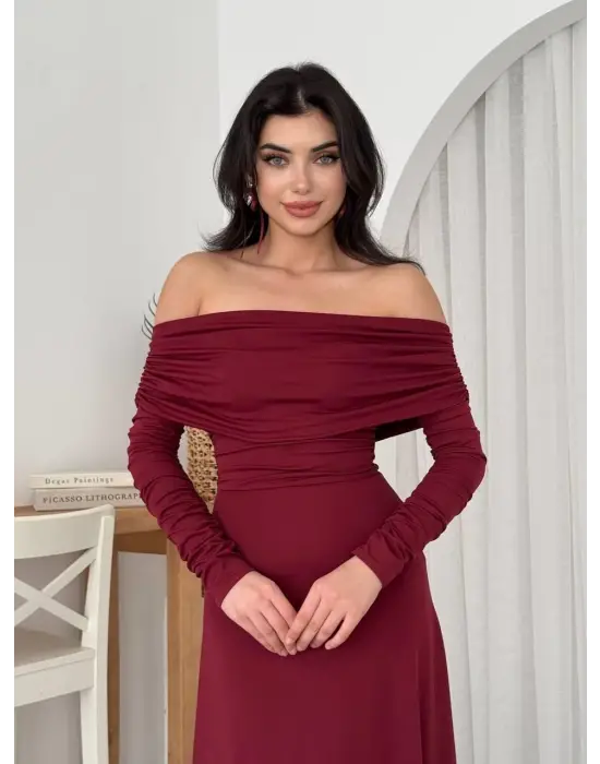 Omarı Şık Siyah Straplez Elbise Modeli