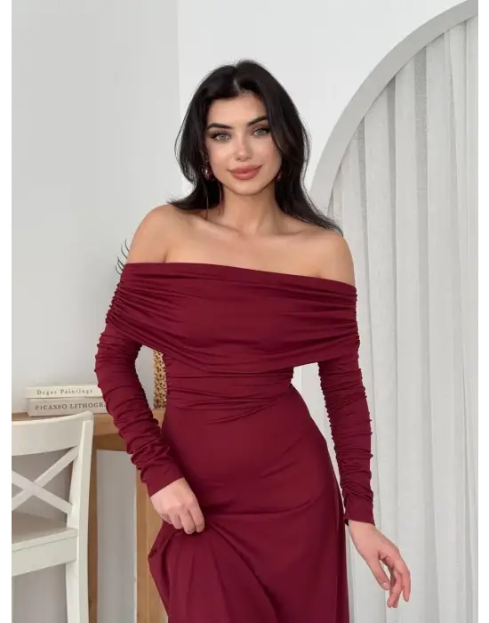 Omarı Şık Siyah Straplez Elbise Modeli