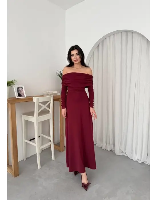 Omarı Şık Siyah Straplez Elbise Modeli