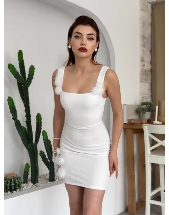 Omarı Şık Dantel Detaylı Mini Elbise