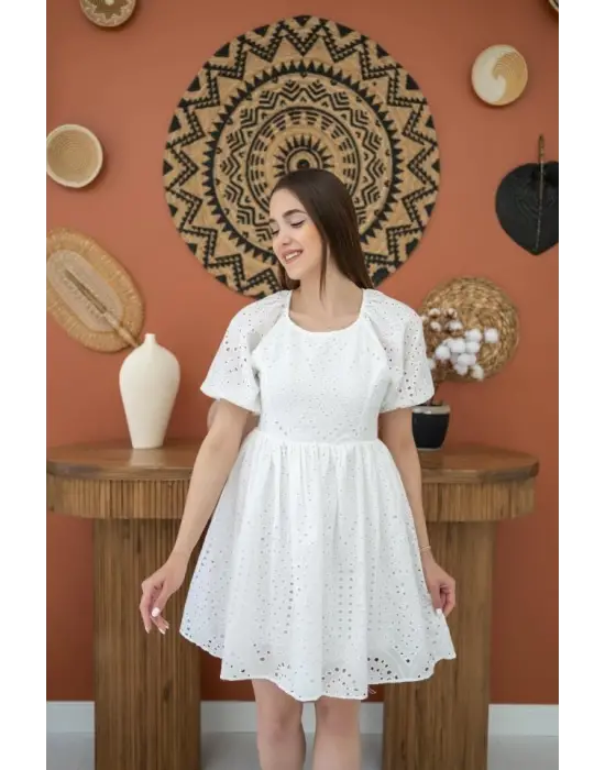 Omarı Zarif Beyaz Dantel Elbise