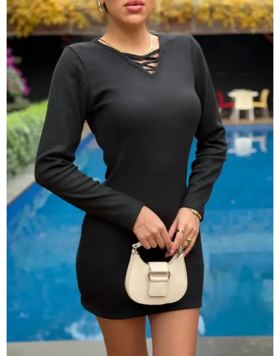 Omarı Şıklığıyla Büyüleyen V Yaka Çapraz Şerit Detaylı Elbise