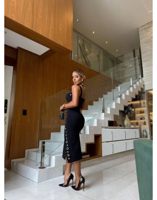 Omarı Zarif Dantel Detaylı Siyah Elbise