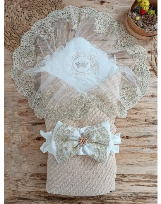 Zarif Nakışlı İncili Güpür Bebek Battaniyesi