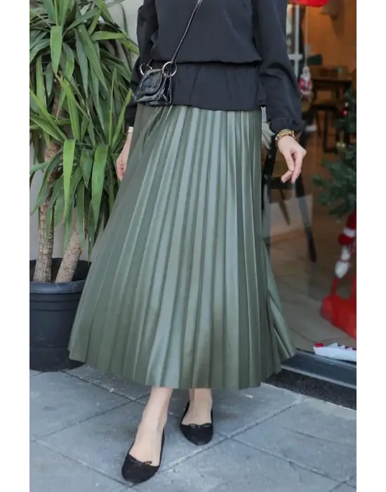 Omarı Parlak Krep Pileli Haki Etek