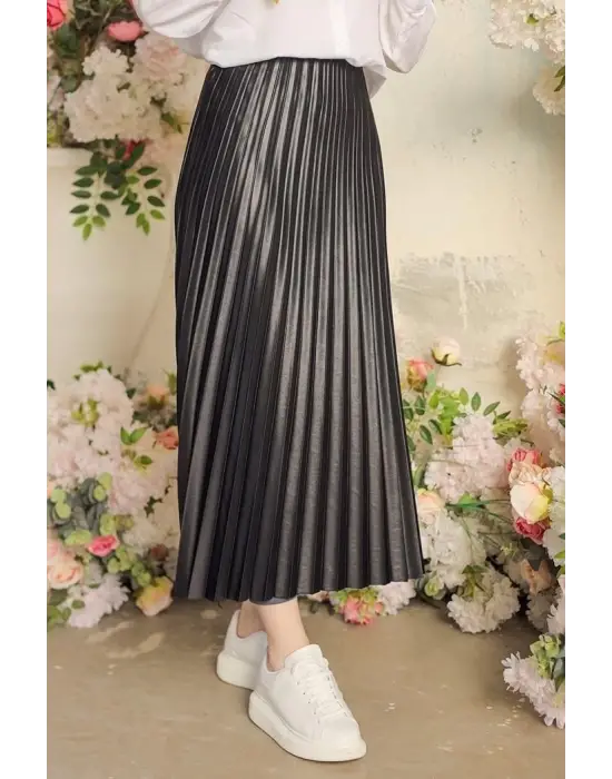 Omarı Parlak Krep Siyah Pileli Etek