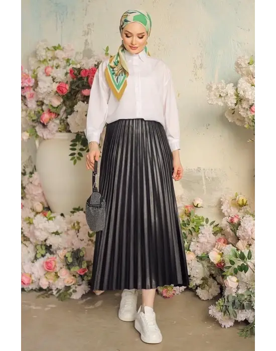 Omarı Parlak Krep Siyah Pileli Etek