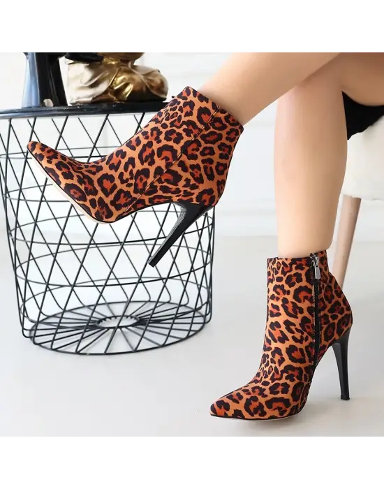 Omarı Zarif Zebra Desenli Saten Topuklu Bot