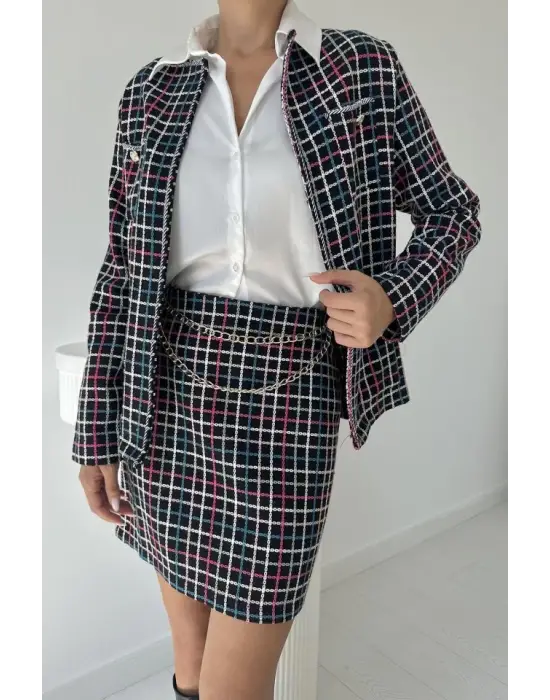 Omarı Zincir Detaylı Siyah Takım