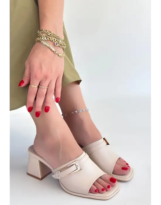 Omarı Rahat ve Şık Cilt Topuklu Terlik