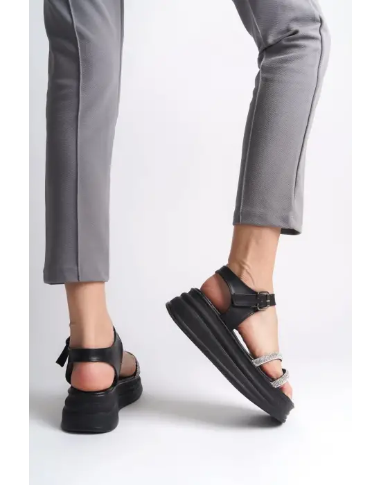 Rahat Tabanlı Bayan Sandalet