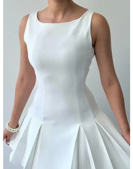 Omarı Siyah Dantelli Mini Elbise