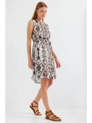 2501 Desenli Sıfır Kol Şifon Elbise - Siyah