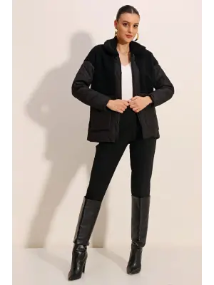 Siyah Peluş Detaylı Oversize Şişme Mont Kadın Giyim