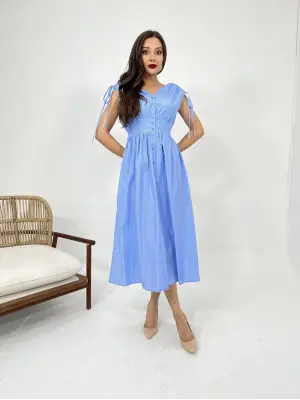 Omarı Şıklığıyla Büyüleyen Çizgili Elbise