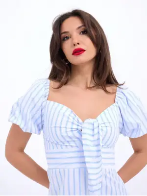 Omarı Şık Çizgili Elbise Modeli