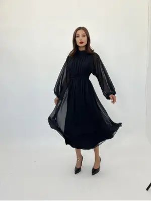 Omarı Şık Kadife Siyah Elbise