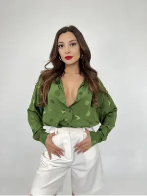 Omarı Şık ve Şehirli Kot Gömlek