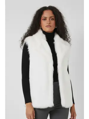 Beyaz Kürklü Yelek Kadın Giyim