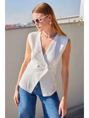 916 Düğme Detaylı Örme Yelek - Beyaz