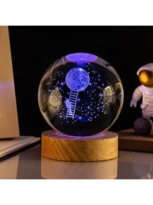 Aya Çıkan Astronot Tasarım Cam Küre