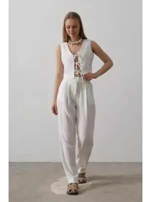 Beyaz Bağlamalı Yelek Kadın Giyim