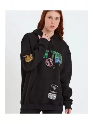 Baskılı Kapüşonlu Siyah Sweatshirt