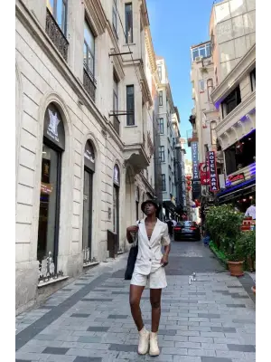 Bej Ceket Ve Şort Takım