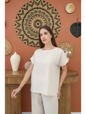 Şık Bej T-Shirt ve Pantolon Takım