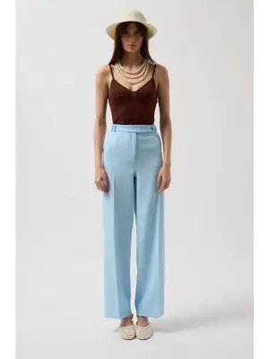 Omarı Esneklik ve Rahatlıkta Sınır Tanımayan Pantolon Seçeneği