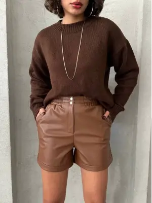 Beli lastikli çıtçıtlı deri şort kahve w241007