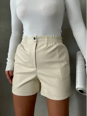 Krem Beli Lastikli Çıtçıtlı Deri Şort Kadın Giyim