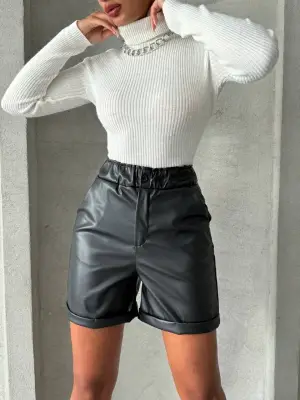 Omarı Beli Lastikli Deri Şort - Siyah, Duble Paça