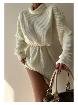 Beyaz Boğazlı Triko Elbise